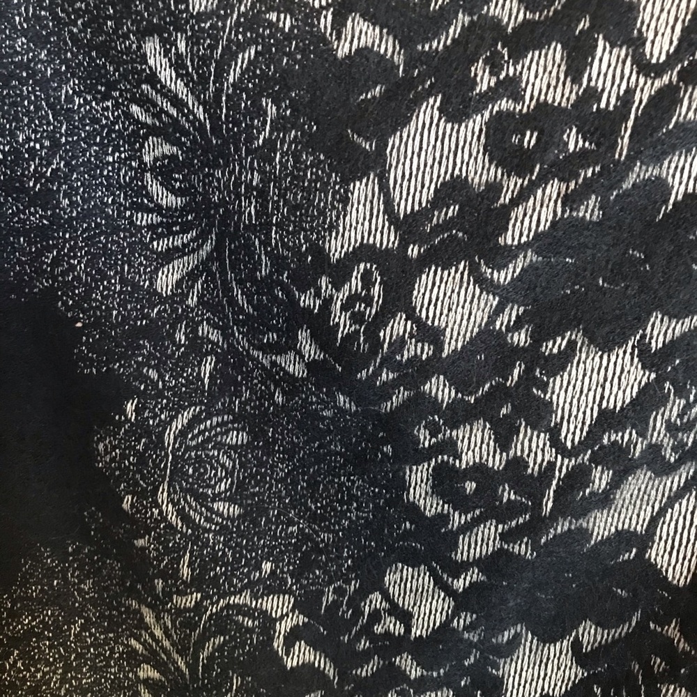 Shawl - Picture 3 of 3